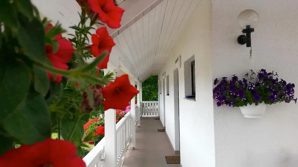 Pension Geranienhof Stahnsdorf 3*,
