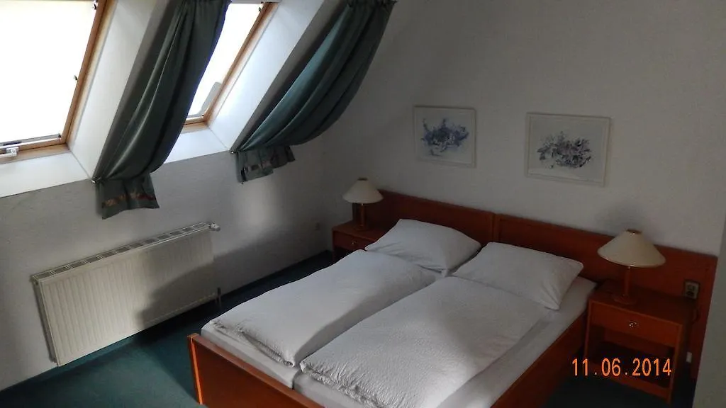 Pension Geranienhof Stahnsdorf Гостевой дом
